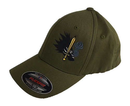 Oliv-Grüne Cap mit Stickerei vorne rechts
